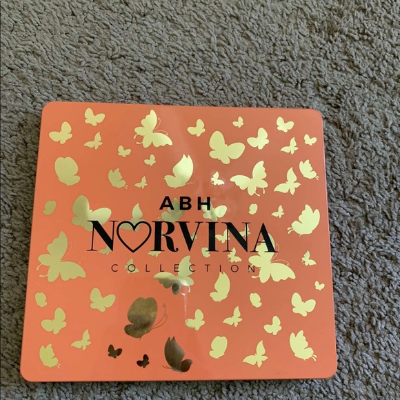 ABH Norvina Collection Eyeshadow Palette